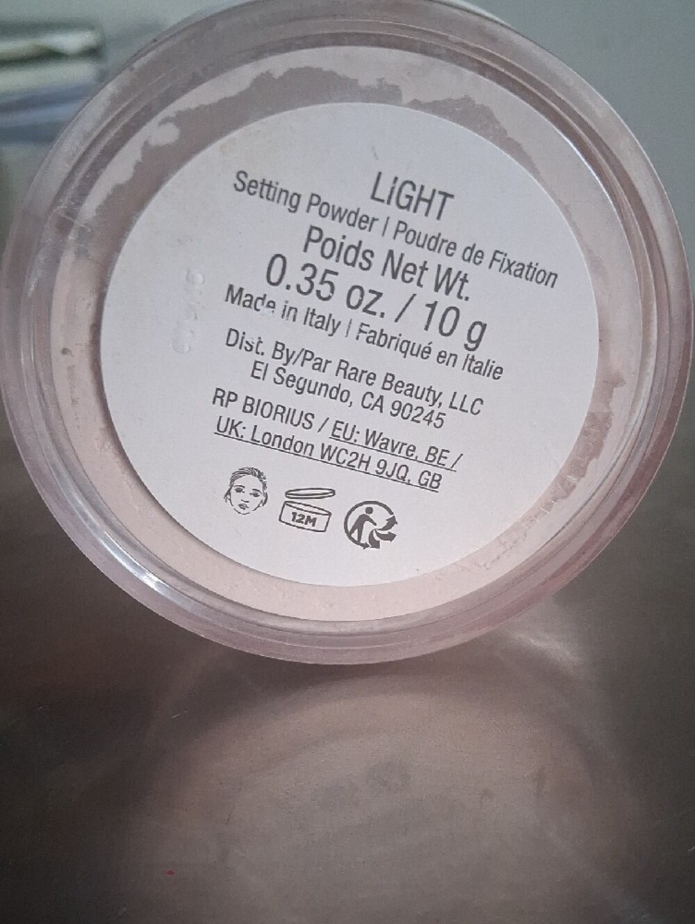 Rare Beauty Light Color Setting Powder - Picture 2 of 3